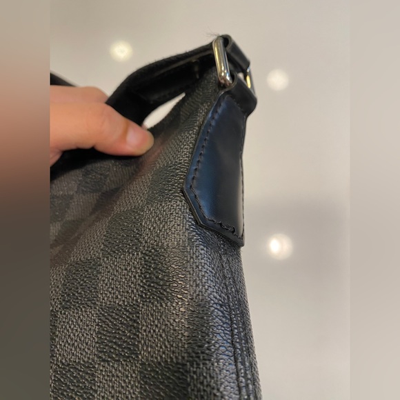LOUIS VUITTON LV DAMIER GRAPHITE CROSSBODY MESSENGER BAG - Picture 8 of 15